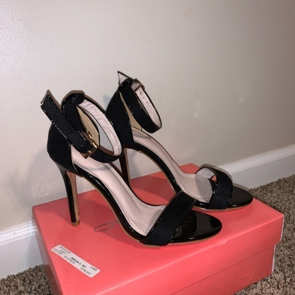 Black Heels - Picture 5 of 5